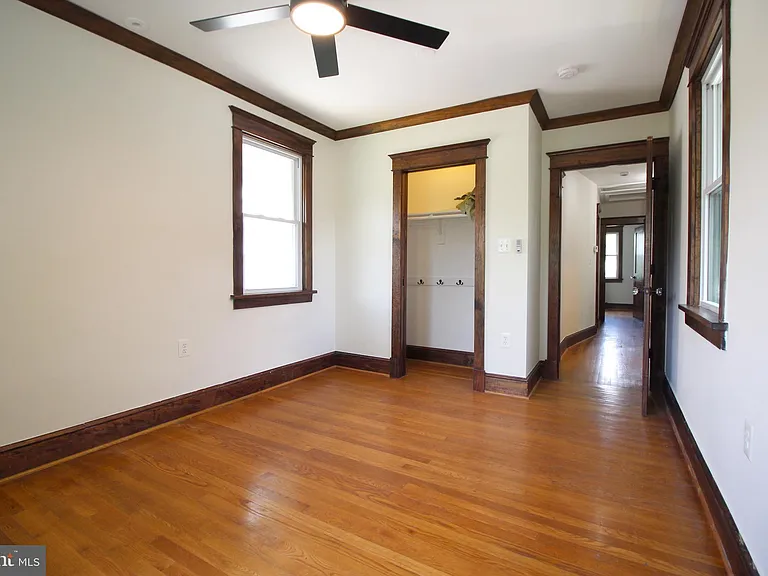 2417 Otis St NE — Photo 17