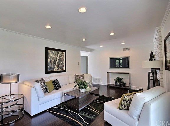 4th image of 7168 Hoover Way