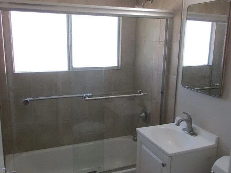 2401 Bartel St — Photo 11