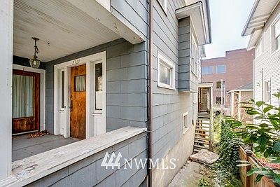 2nd image of 2321 Franklin Avenue E