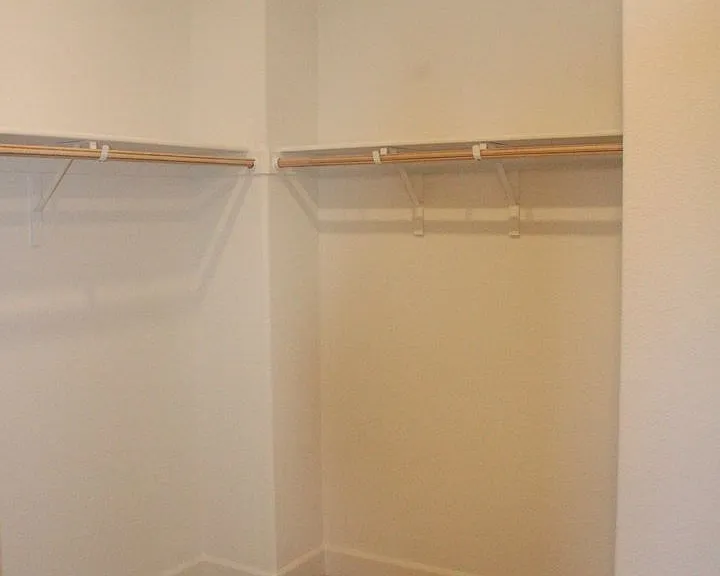 405 Mystic Ln — Photo 18