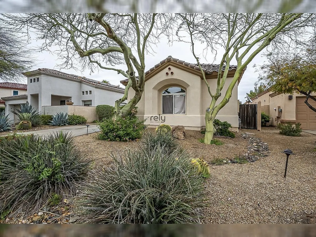 2 bed, 2.0 bath, 1897 sqft, $2,450 — Photo 1