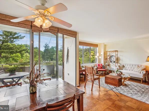 6641 Wakefield Dr APT 309, Alexandria, VA 22307