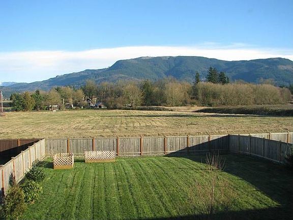Open field & mtn view!
