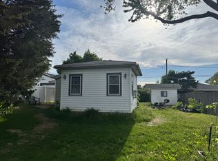 1617 Dearborn St, Crest Hill, IL 60403