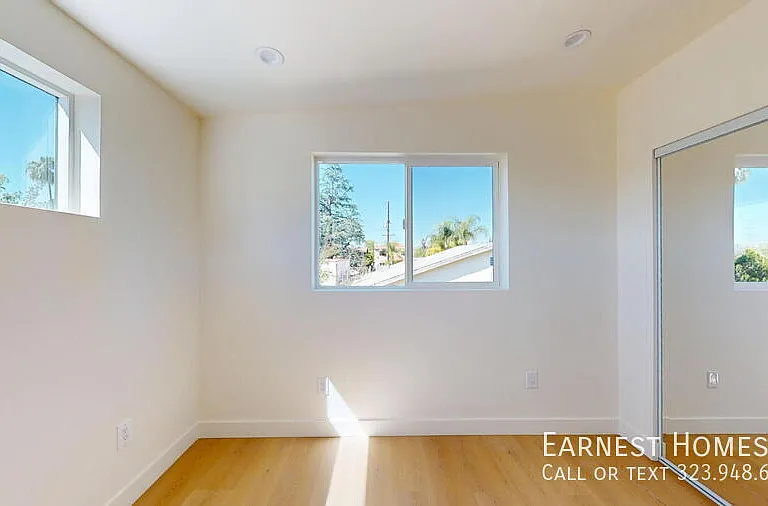 6445 Satsuma Ave #1/2 — Photo 9