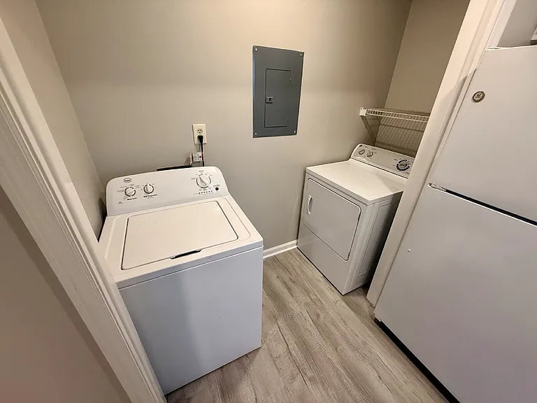 224 Waterdown Dr #1 — Photo 13
