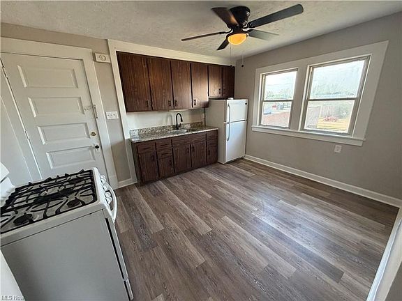 5th image of 1462 Felton Rd