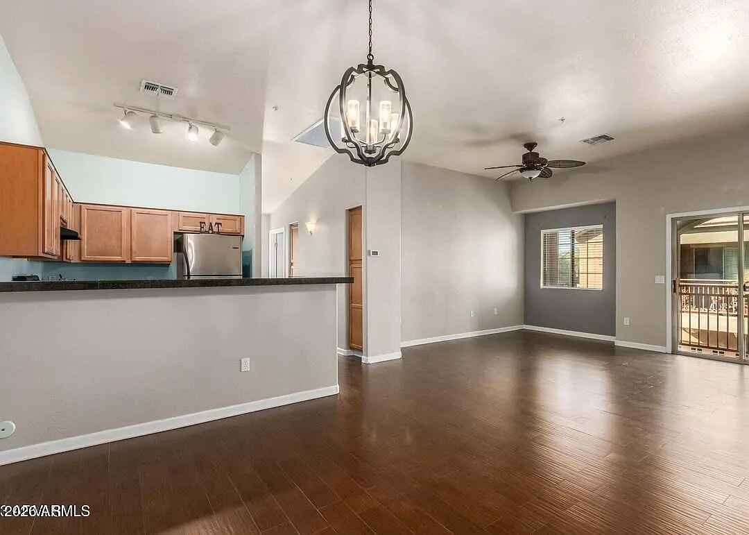 2 bed, 1158 sqft, $2,000 — Photo 3