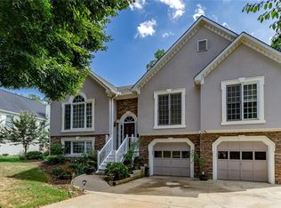 626 Ridge Crossing Dr, Woodstock, GA 30189