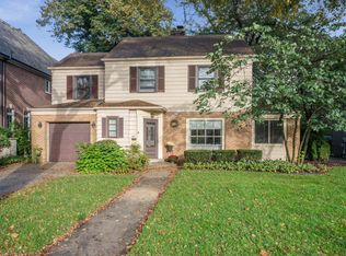 141 S Fairview Ave, Elmhurst, IL 60126