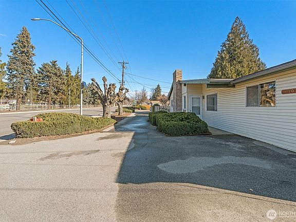 3rd image of 850 Grant Road