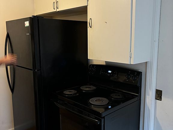 5th image of 19691 Hilliard Blvd #1