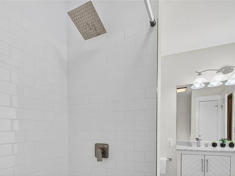 23 W Center St — Photo 28