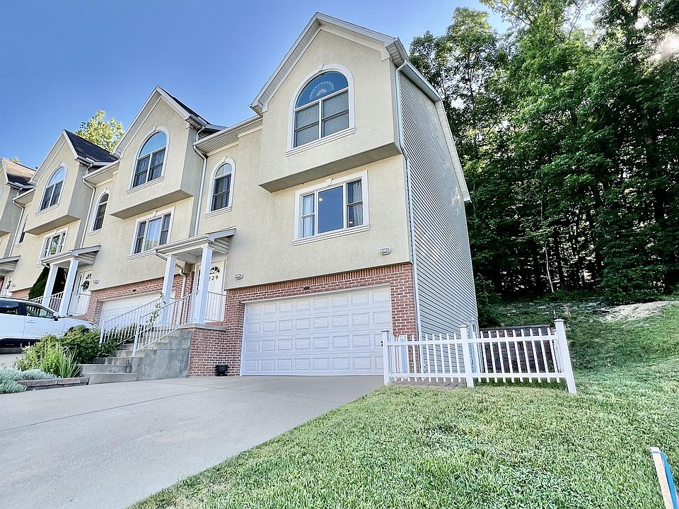 1st image of 229 Palisades Dr