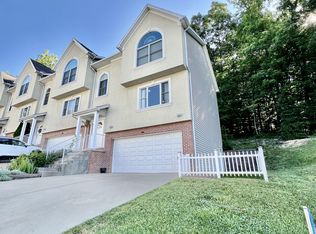 229 Palisades Dr, Morgantown, WV 26508