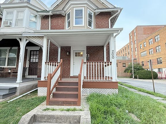 2nd image of 200 Nassau Pl