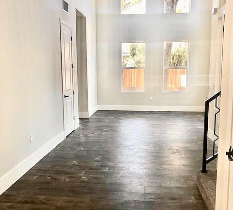 5th image of 4946 Cypress Ave