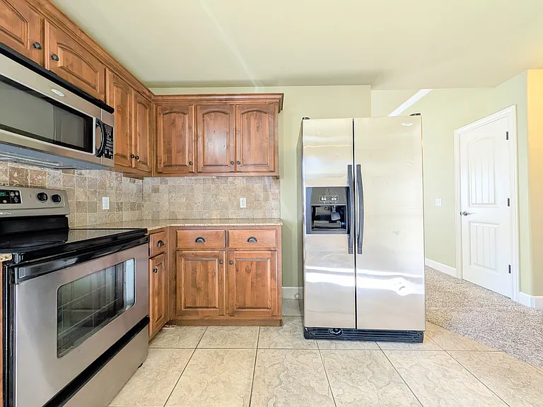 2944 W Old Farmington Rd — Photo 3