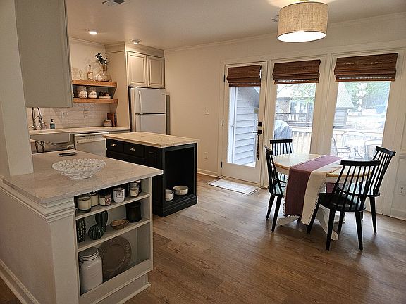 4th image of 500 Woodcroft Pkwy #13C