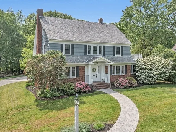 661 Grove St, Worcester, MA 01605