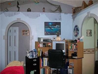 3rd image of 1034 SW Facet Ave