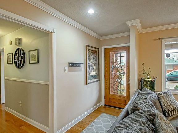 2nd image of 8024 Dalton St