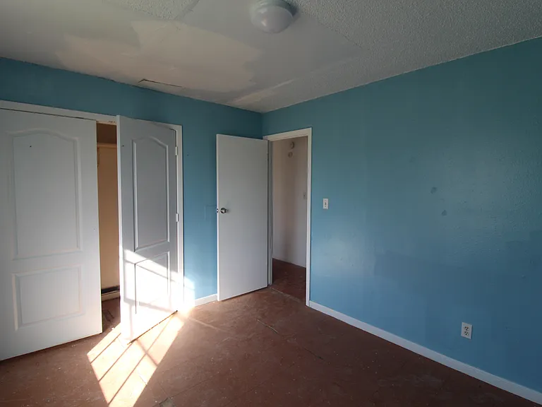 106 E King Ave — Photo 3