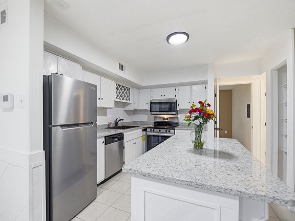 4th image of 1802 E 66th Pl Unit F106
