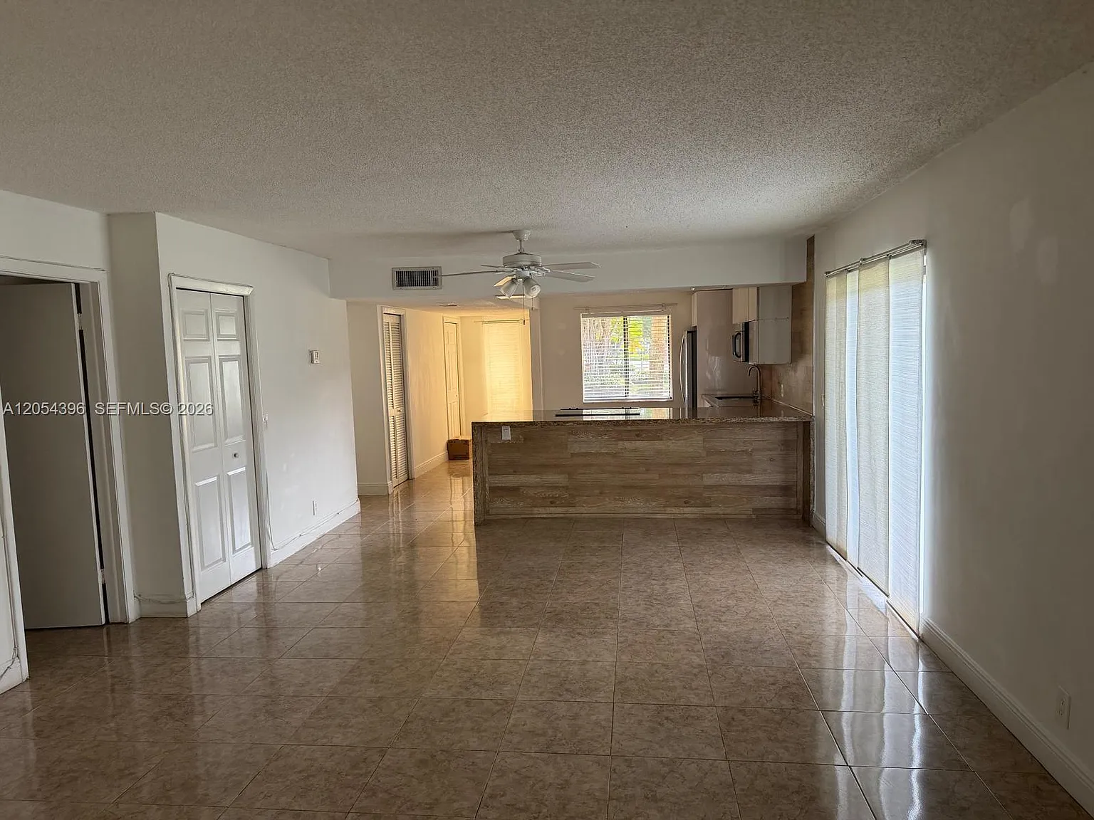 Racquet Club Apartments A — Photo 2