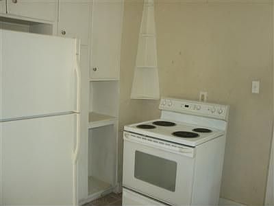 5th image of 130 Marlboro Pl