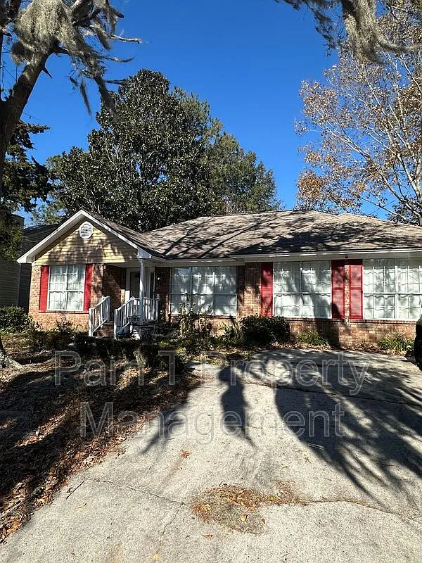 4 bed, 2.0 bath, 1837 sqft, $2,695 — Photo 3