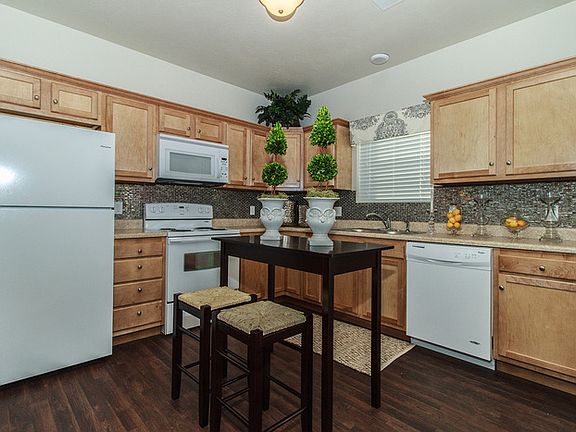 4th image of 46810 Red Fox Ln Unit 22