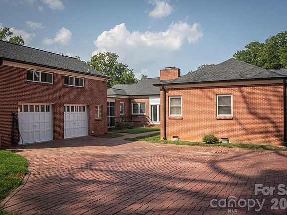 5th image of 11 Kings Mountain St