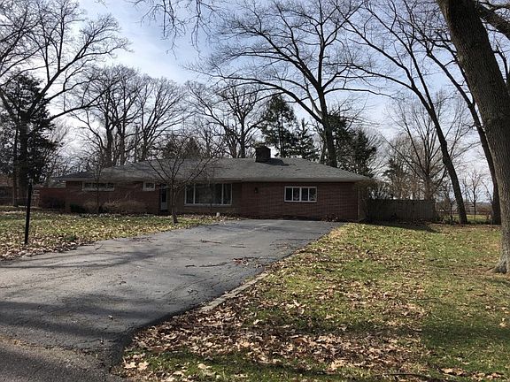 3rd image of 903 Oakland Dr