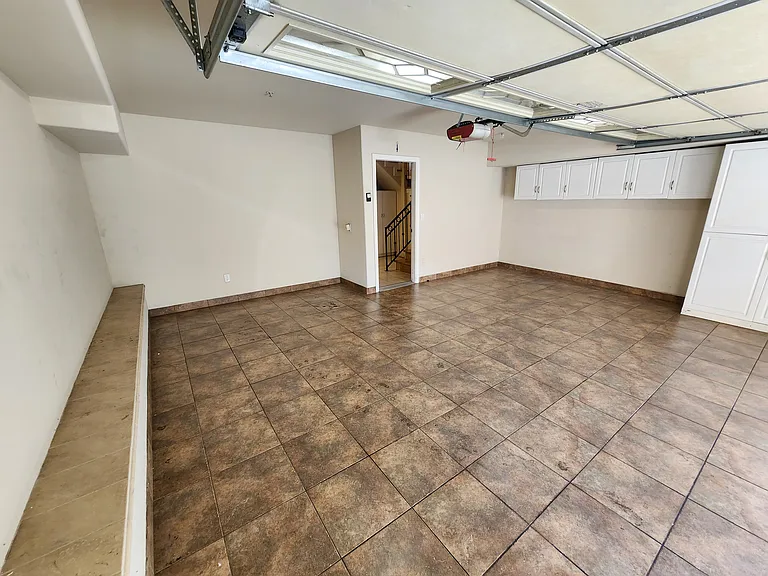 13620 Valerio St #10 — Photo 50