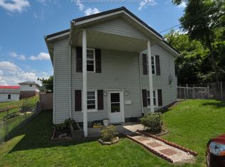 8611 Ohio Ave, Marmet, WV 25315