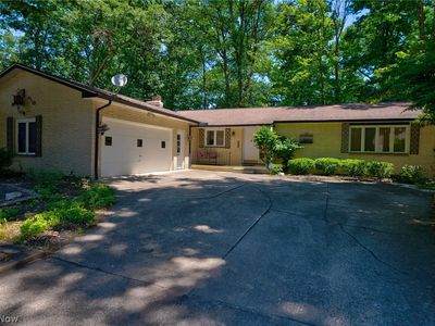 8006 Sierra Oval, Parma, OH, 44130