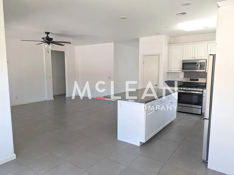 11555 W Starcross Dr — Photo 4
