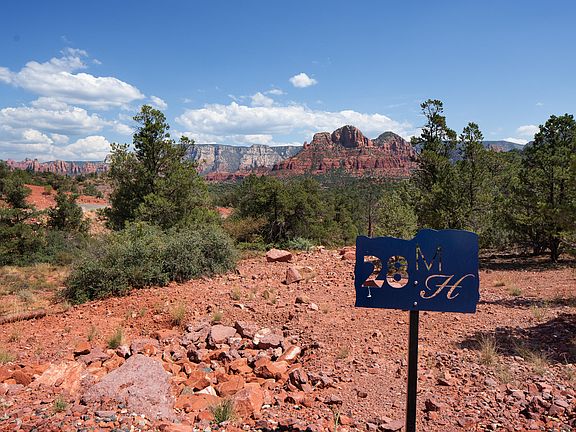 2nd image of 12 Pinnacle Way Lot 28