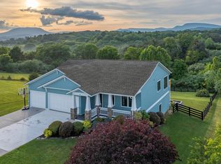 40 Cora Ln, Lexington, VA 24450