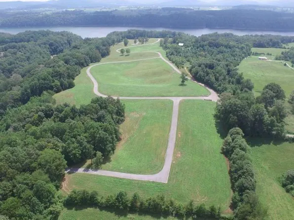 8 Kiersten Dr, Nancy, KY 42544