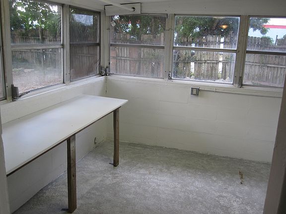 5th image of 1212 Alcazar St