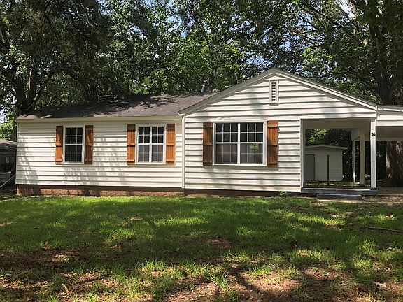 2nd image of 34 Oakwood Ln