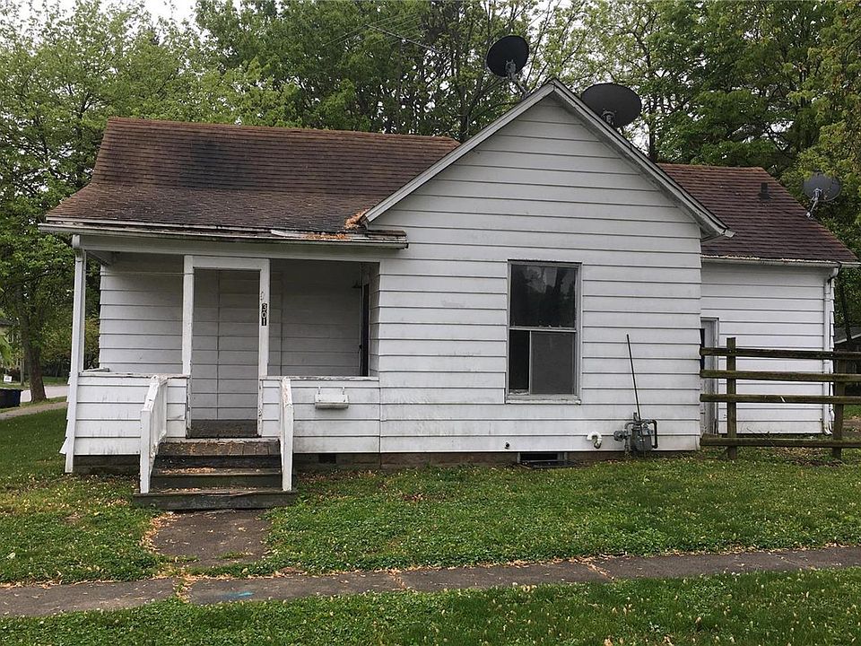 1st image of 301 S 4th St
