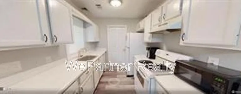 127 Tuscany Ln — Photo 3