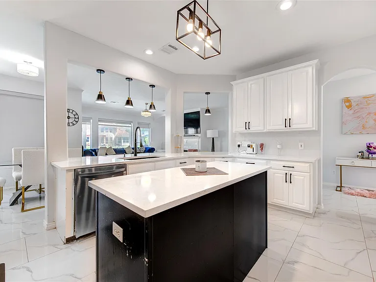 14311 Tasmania Ct — Photo 29