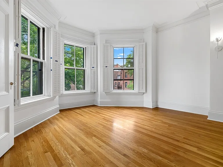 302 Commonwealth Ave #C — Photo 2