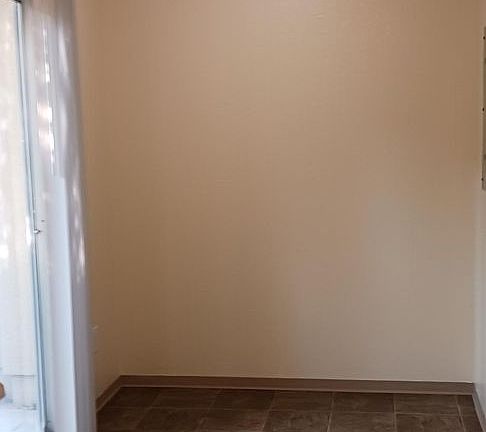 5th image of 2037 Campus Dr APT C