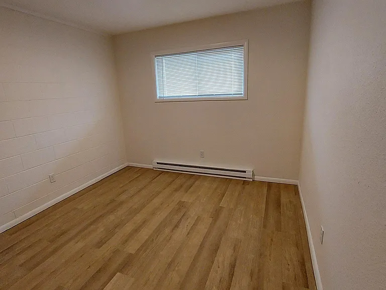 214 2nd St #2 — Photo 12